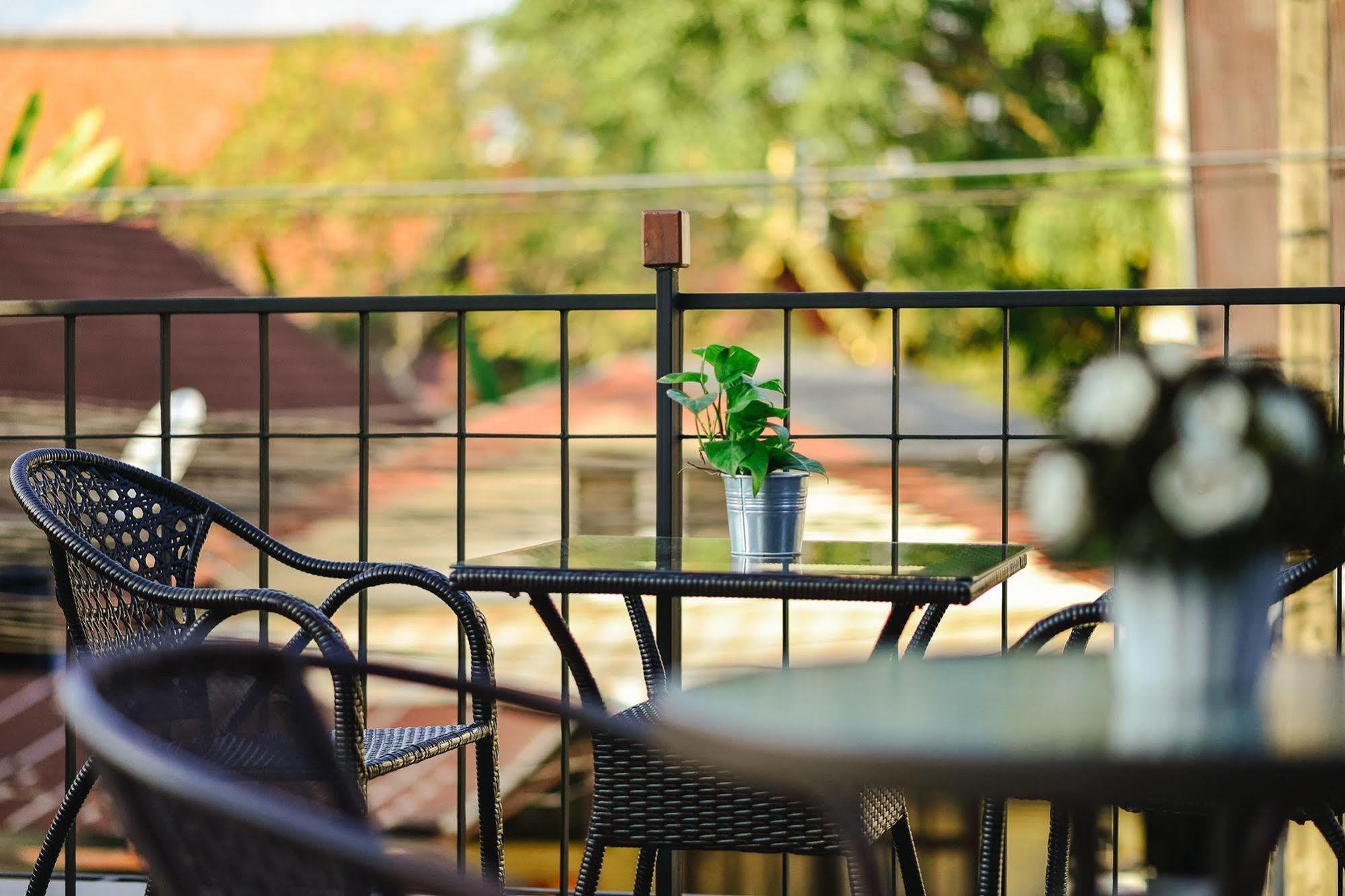 Cozy Inn Τσιάνγκ Μάι Εξωτερικό φωτογραφία